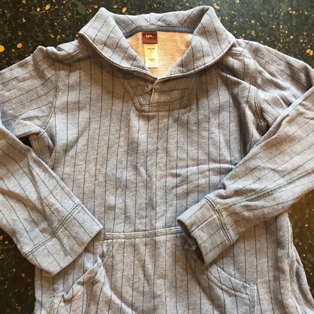 Size 6 Tea Collection Blue pinstripe sweatshirt